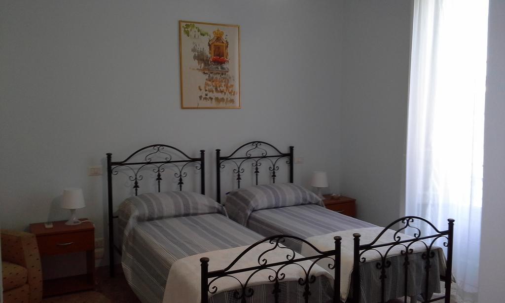 Bed and Breakfast La Casa Di Ermelinda à Reggio de Calabre Chambre photo